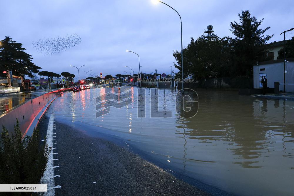 Heavy Rain Causes Red Alert For Aniene River - Rome