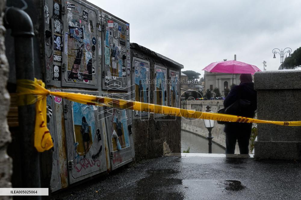 Tiber Banks Closed Due To Flooding - Rome