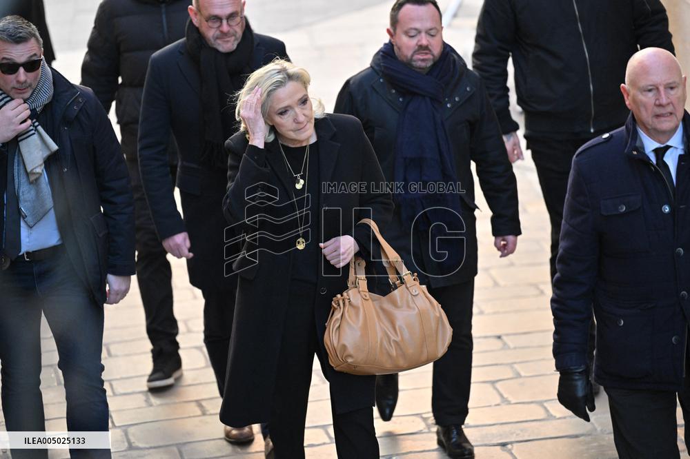 Marine Le Pen At Brigitte Bardot Funeral - Saint-Tropez