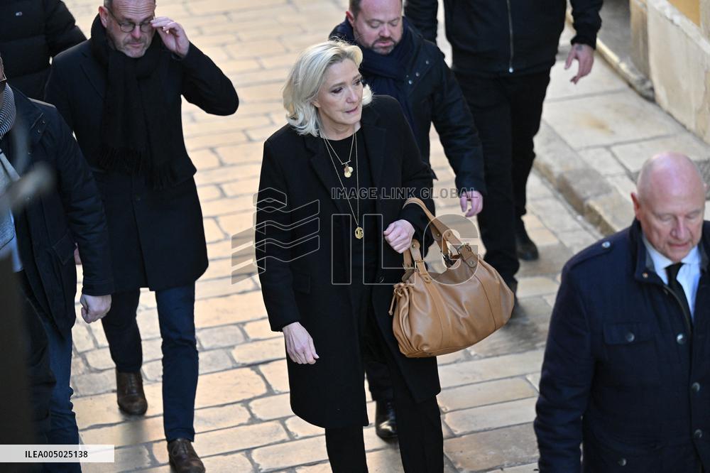 Marine Le Pen At Brigitte Bardot Funeral - Saint-Tropez