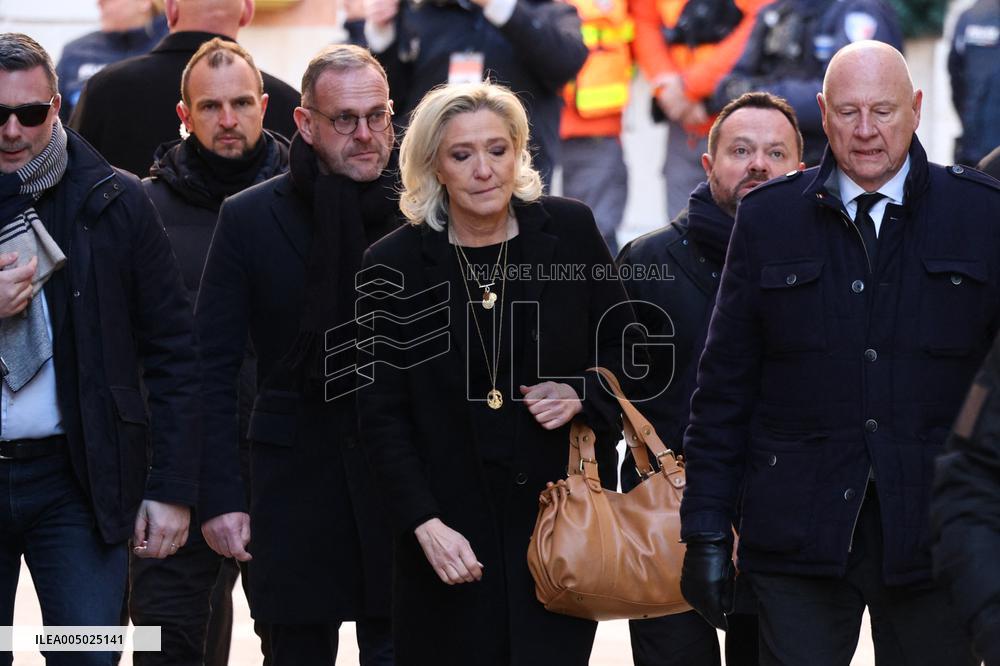 Marine Le Pen At Brigitte Bardot Funeral - Saint-Tropez