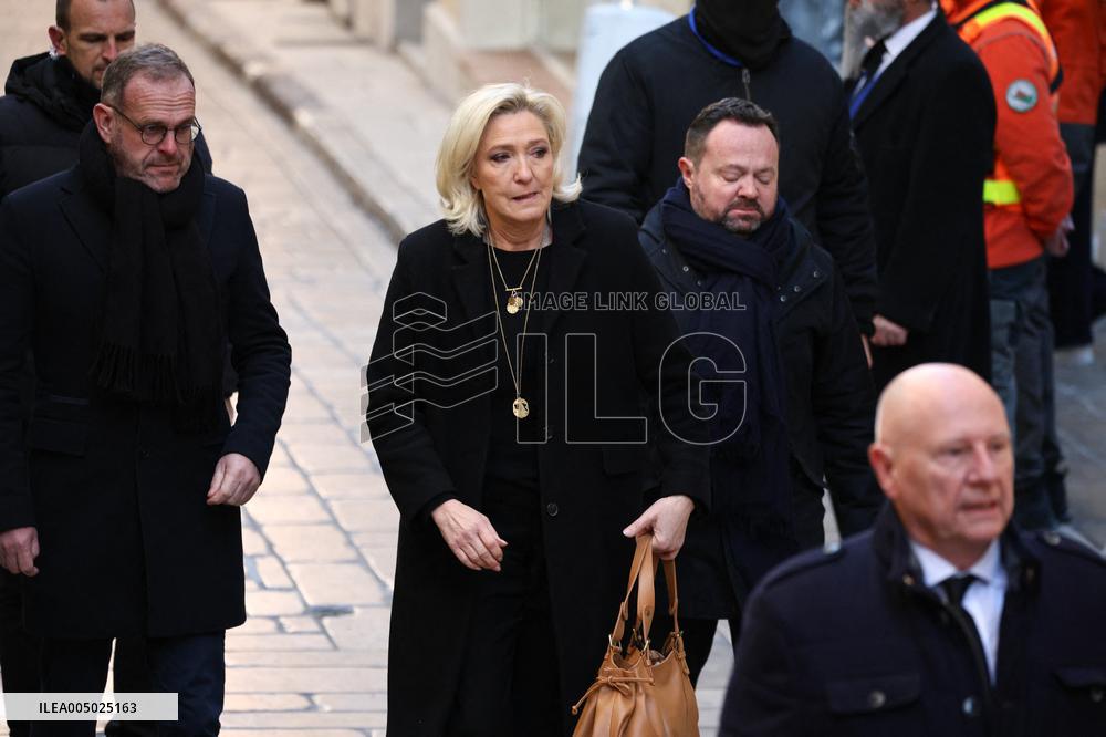 Marine Le Pen At Brigitte Bardot Funeral - Saint-Tropez