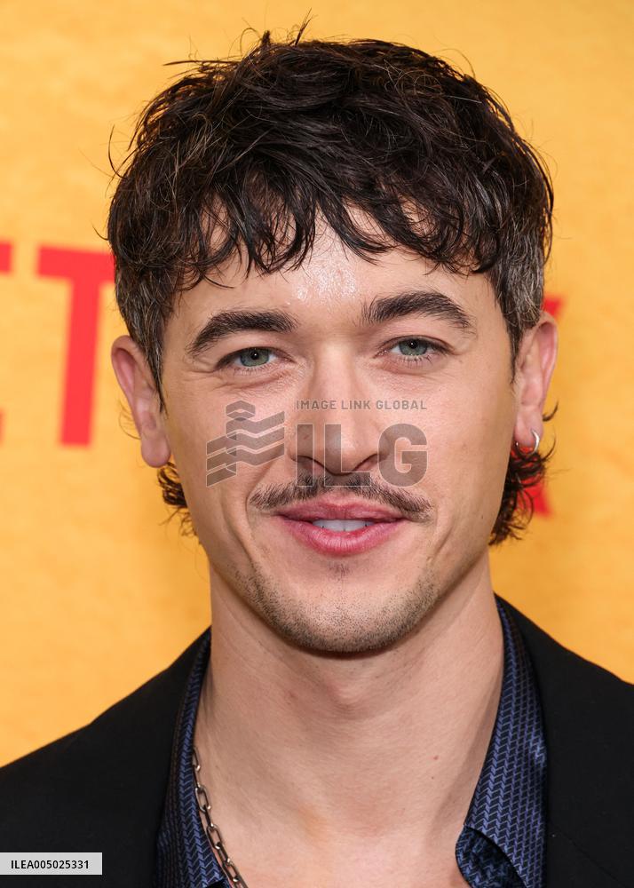 Netflix’s ‘People We Meet On Vacation’ Premiere