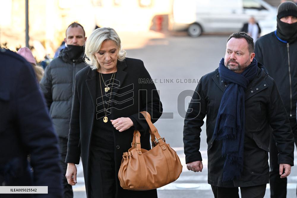 Marine Le Pen At Brigitte Bardot Funeral - Saint-Tropez