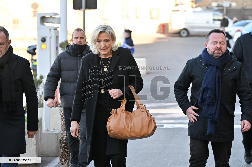 Marine Le Pen At Brigitte Bardot Funeral - Saint-Tropez