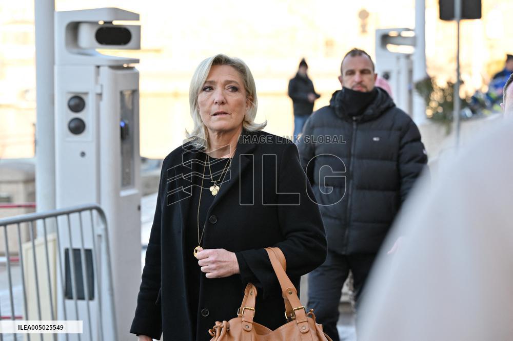 Marine Le Pen At Brigitte Bardot Funeral - Saint-Tropez
