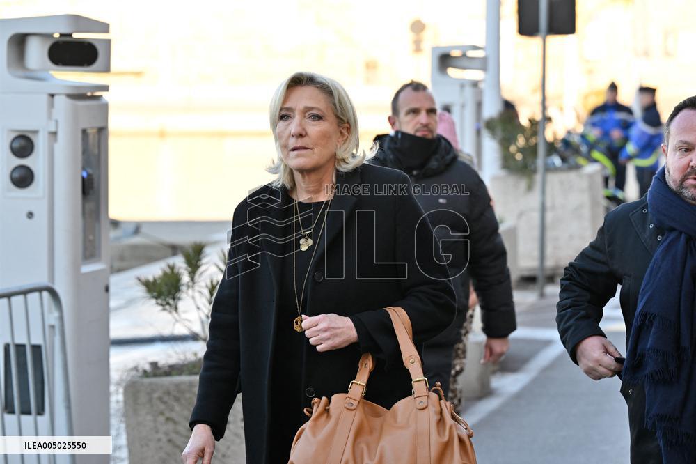 Marine Le Pen At Brigitte Bardot Funeral - Saint-Tropez