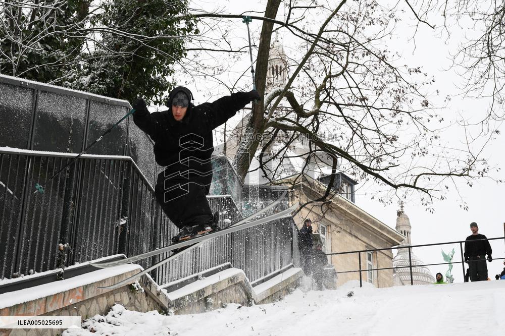 Slip Under Snow in Montmartre - Paris