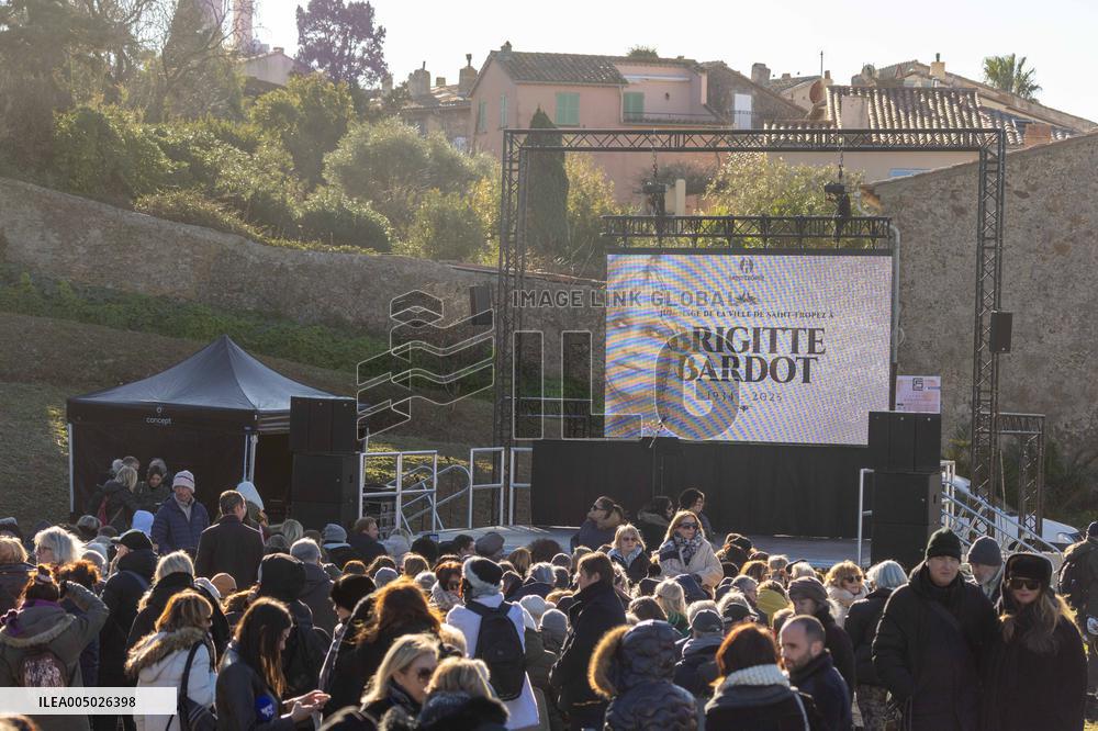 Public Tribute to Brigitte Bardot at The Pre Des Pecheurs - Saint-Tropez