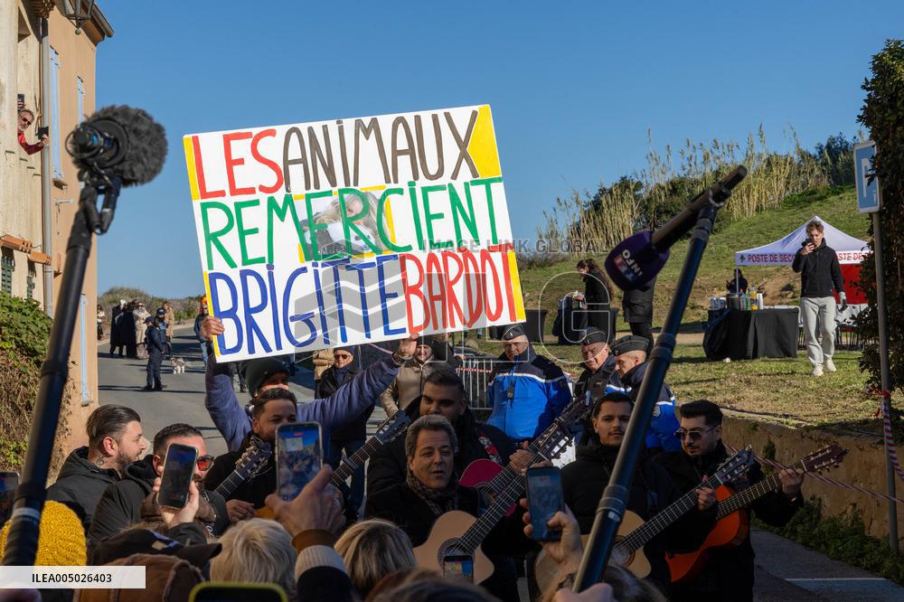 Public Tribute to Brigitte Bardot at The Pre Des Pecheurs - Saint-Tropez