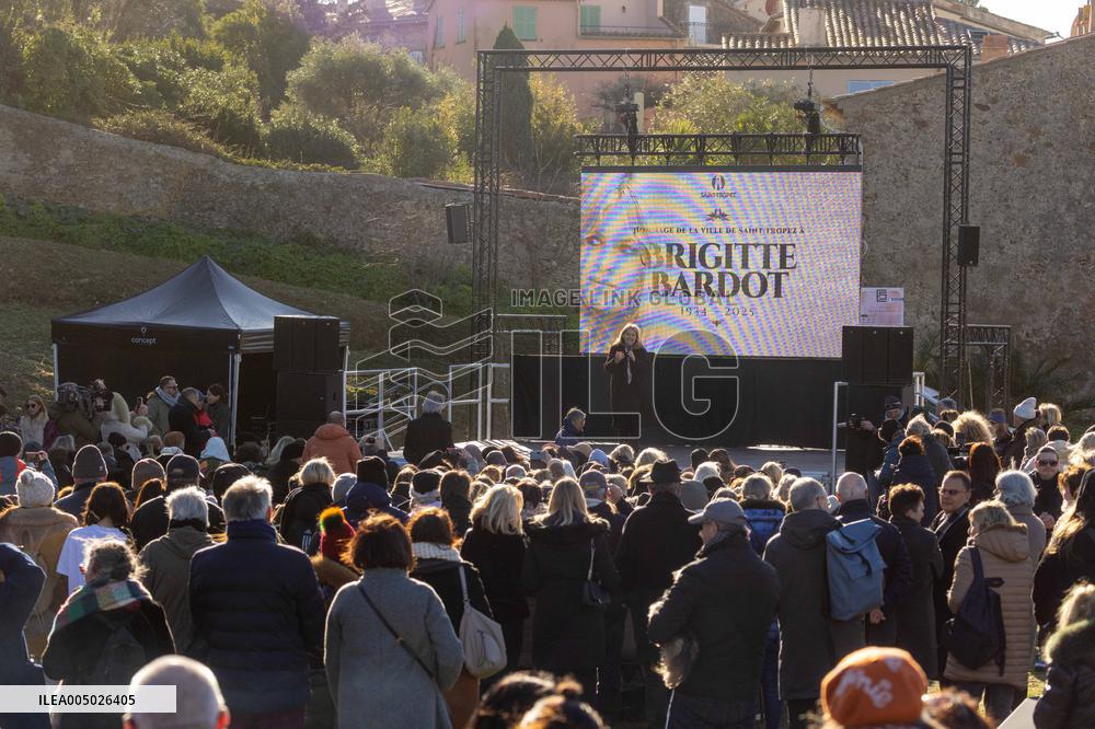 Public Tribute to Brigitte Bardot at The Pre Des Pecheurs - Saint-Tropez