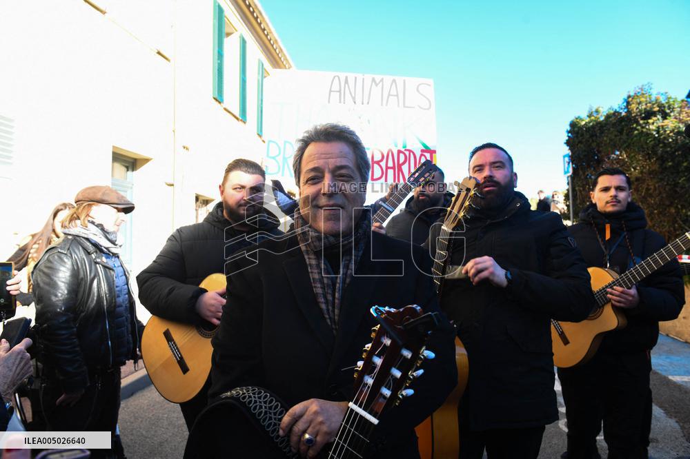 Public Tribute to Brigitte Bardot at The Pre Des Pecheurs - Saint-Tropez