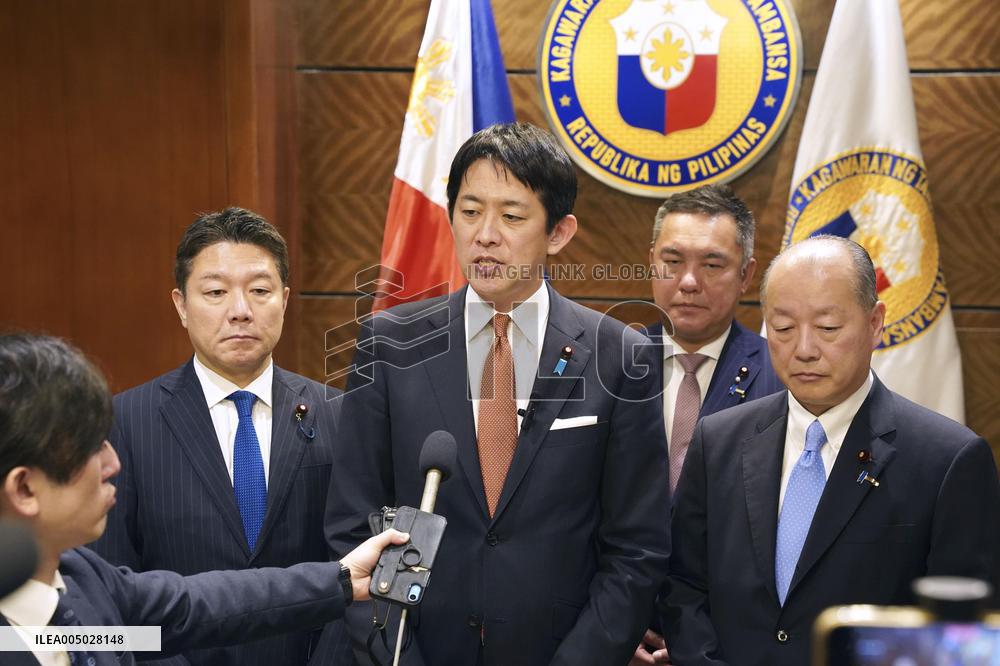 Japan LDP policy chief in Philippines