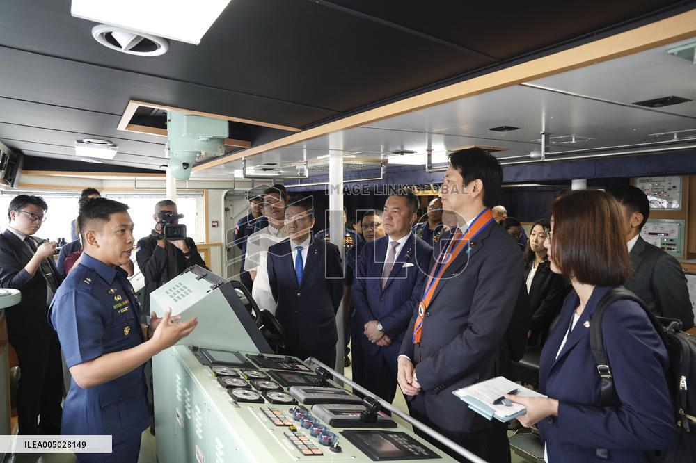 Japan LDP policy chief in Philippines