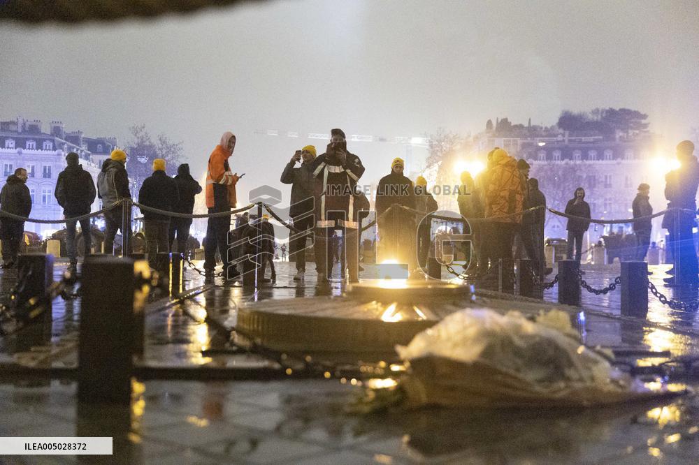 Several Dozen Farmers From The Coordination Rurale Arriving In Paris
