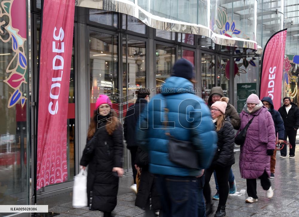 2026 Winter Sales Illustration - Paris