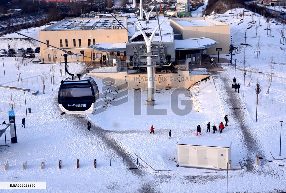 CAbale Car Illustration - Creteil