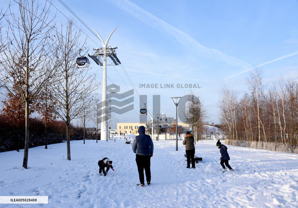 CAbale Car Illustration - Creteil