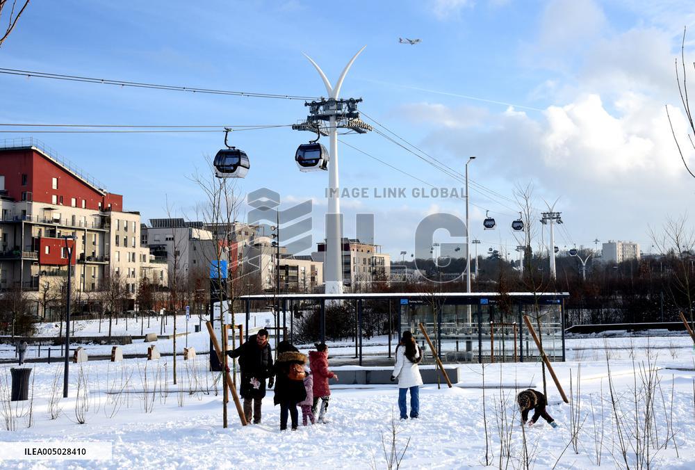 CAbale Car Illustration - Creteil