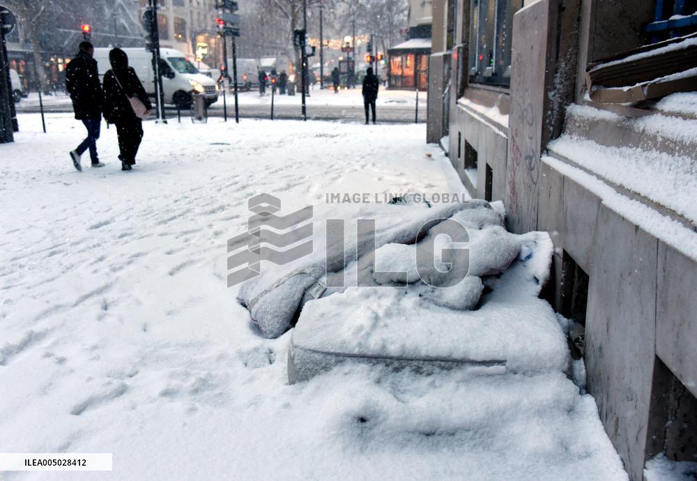 Homeless People Under The Snow - Paris