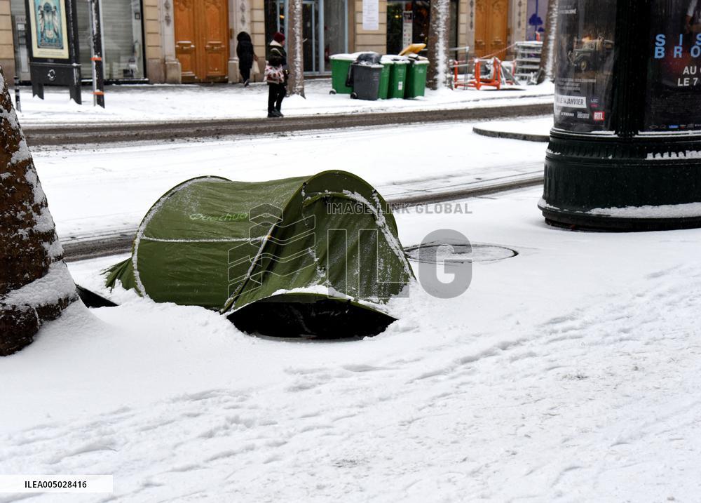 Homeless People Under The Snow - Paris