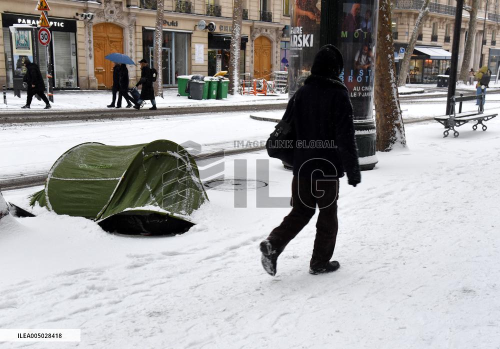 Homeless People Under The Snow - Paris