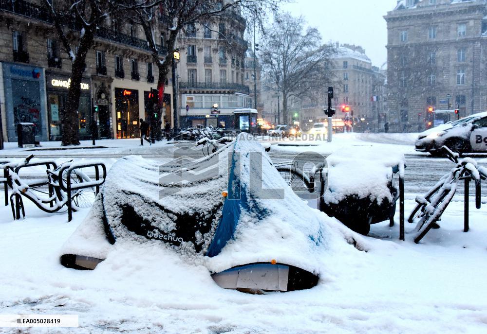 Homeless People Under The Snow - Paris
