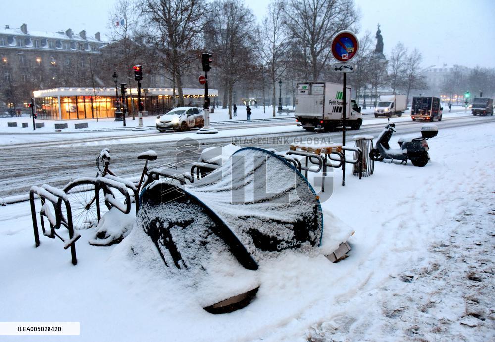 Homeless People Under The Snow - Paris