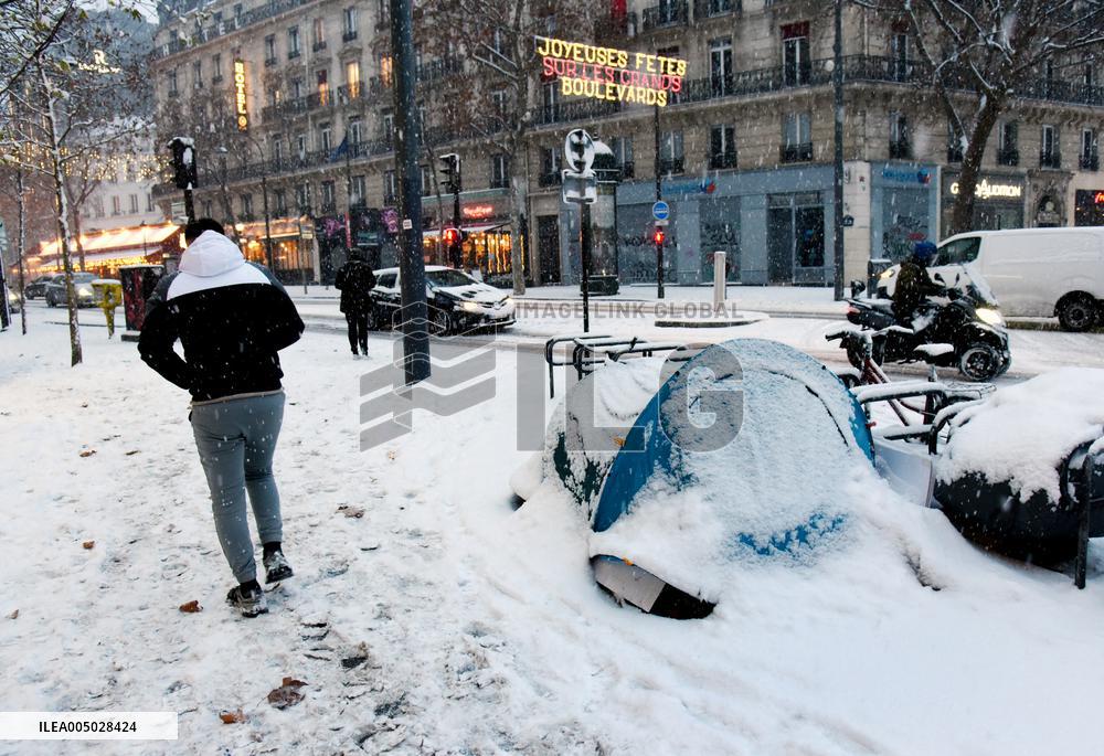 Homeless People Under The Snow - Paris