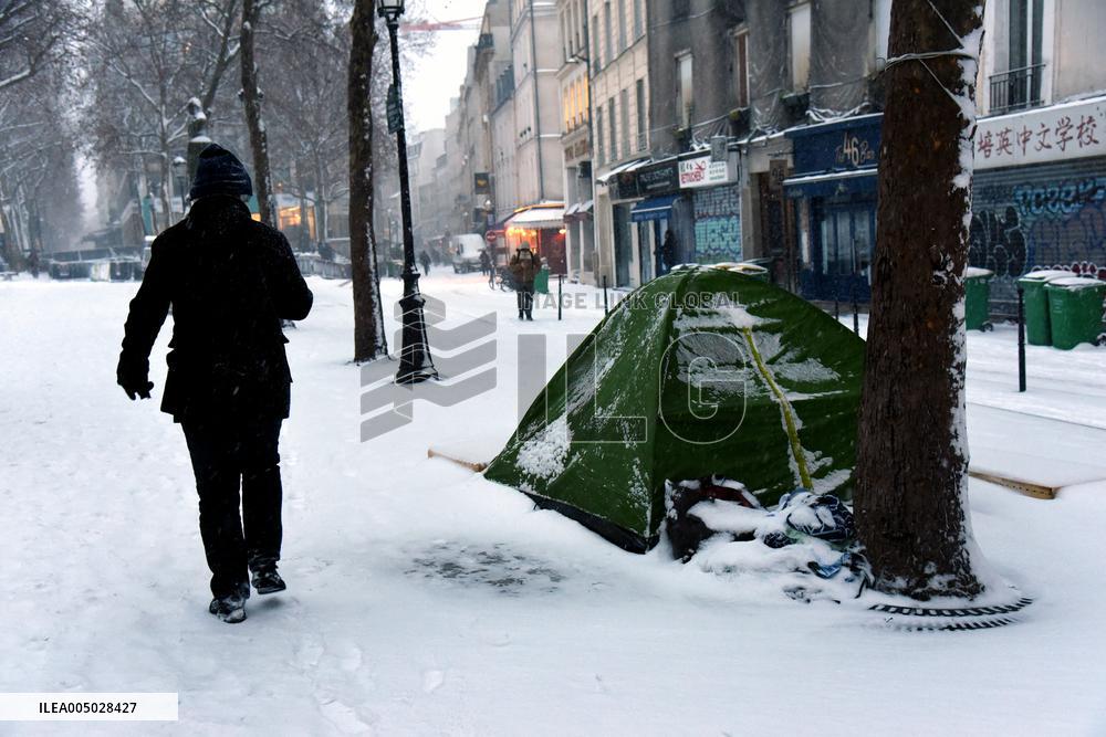 Homeless People Under The Snow - Paris