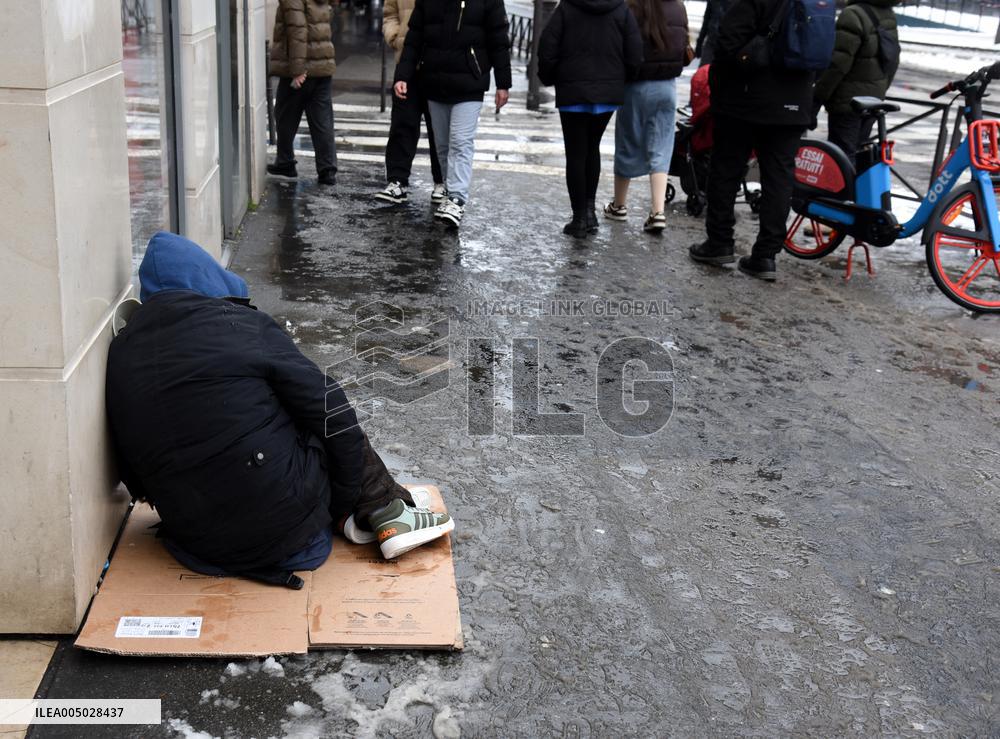 Homeless People Under The Snow - Paris
