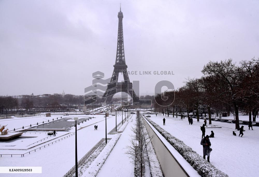 Paris Under The Snow - Eiffel Tower