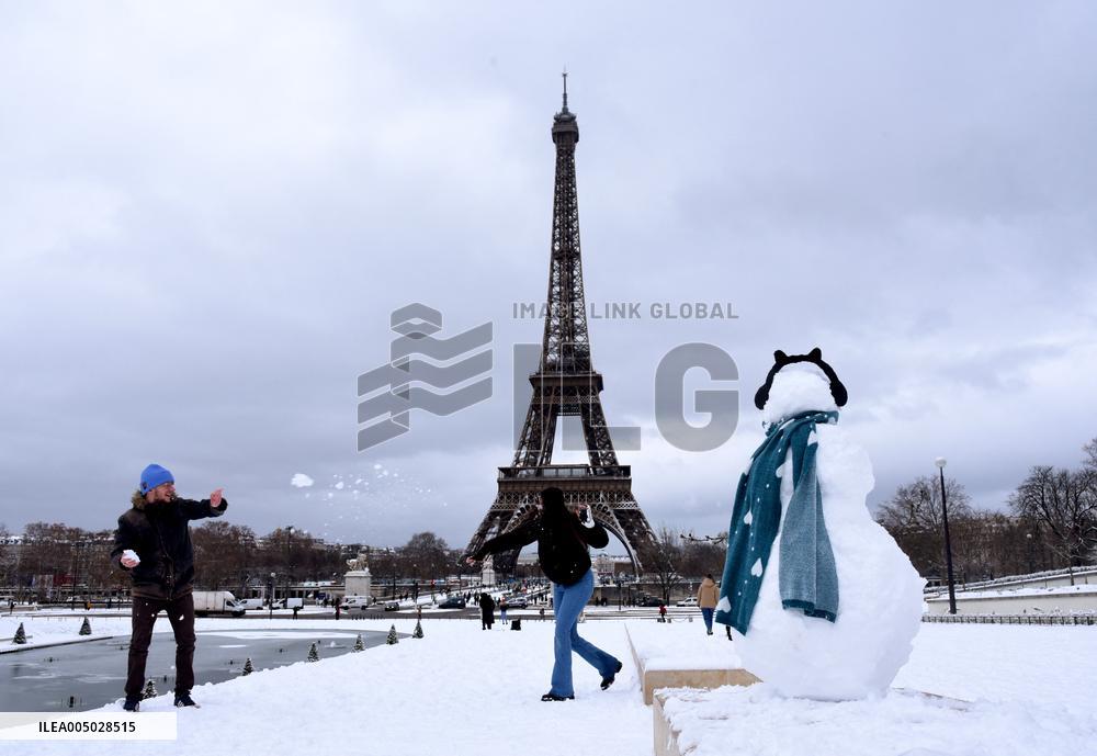 Paris Under The Snow - Eiffel Tower