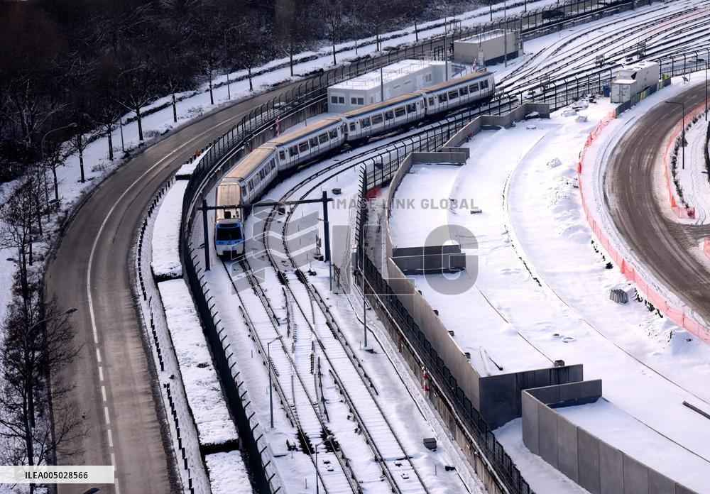 Paris Under The Snow - Paris