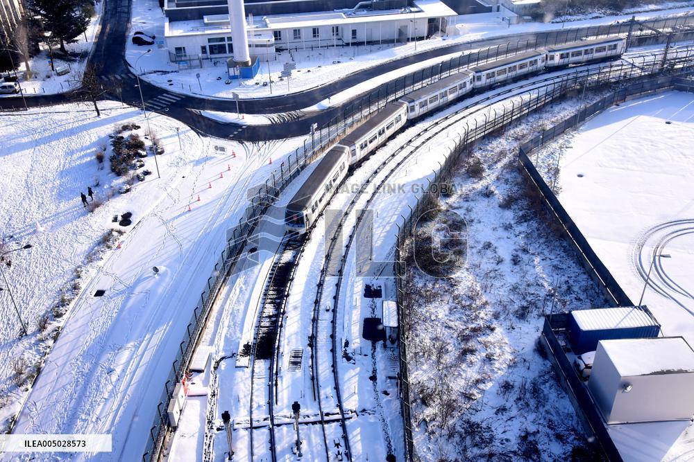 Paris Under The Snow - Paris