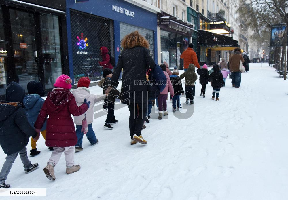 Paris Under The Snow - Paris