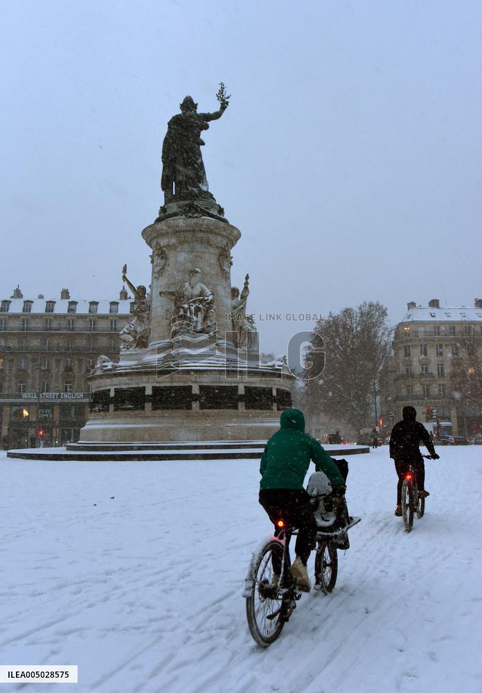 Paris Under The Snow - Paris