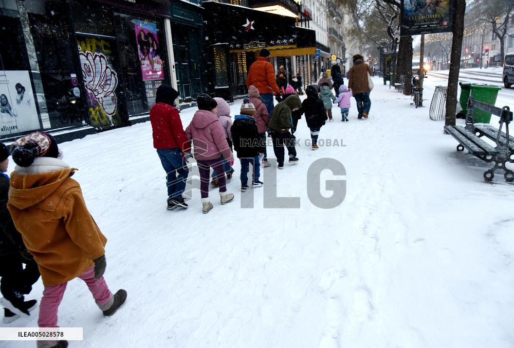 Paris Under The Snow - Paris