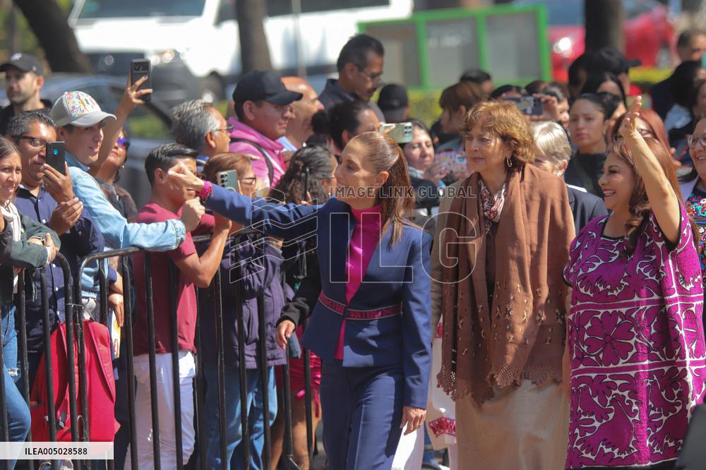 Unveil Ceremony Statues of Heroic Mexican Women - Mexico
