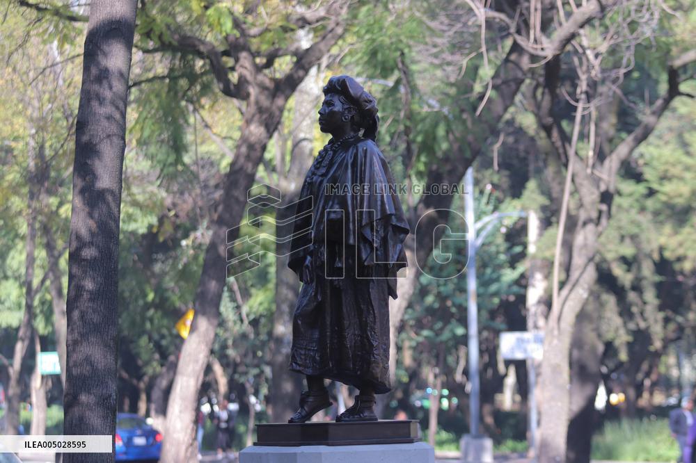 Unveil Ceremony Statues of Heroic Mexican Women - Mexico