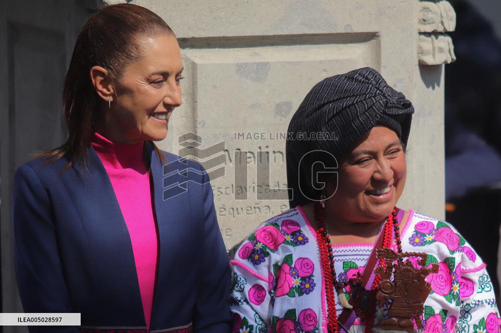 Unveil Ceremony Statues of Heroic Mexican Women - Mexico