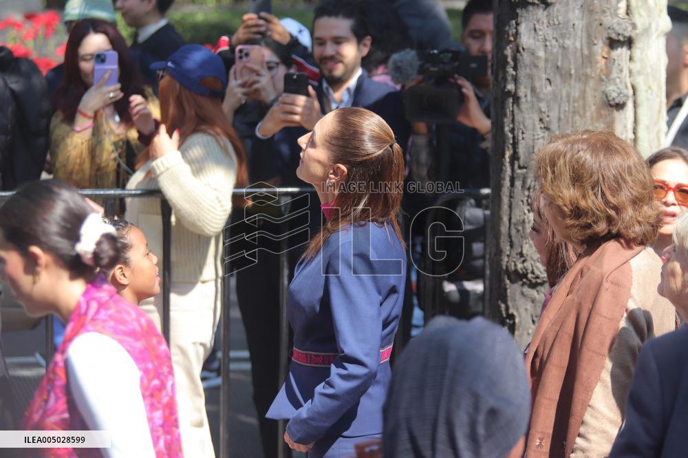 Unveil Ceremony Statues of Heroic Mexican Women - Mexico