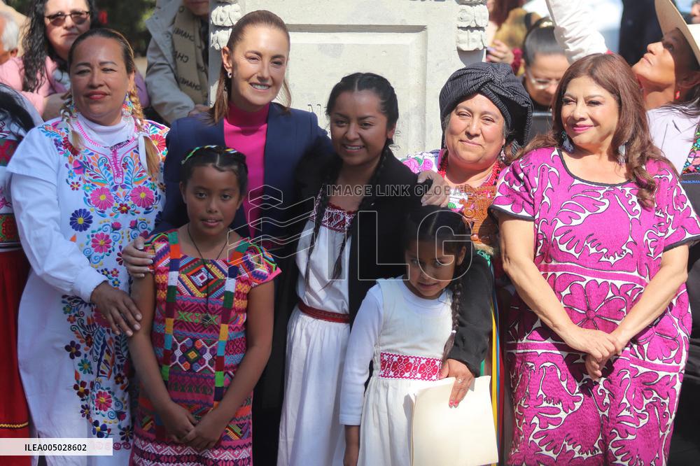 Unveil Ceremony Statues of Heroic Mexican Women - Mexico