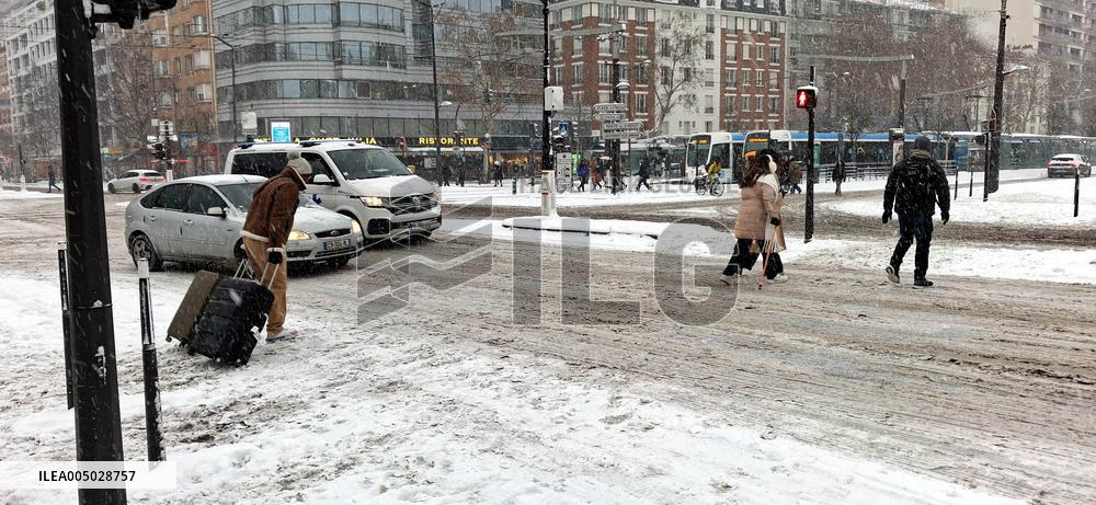 Paris Under The Snow - Paris