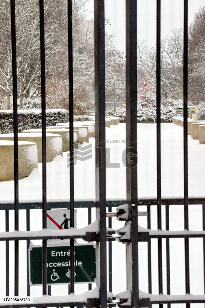 Paris Under The Snow - Paris