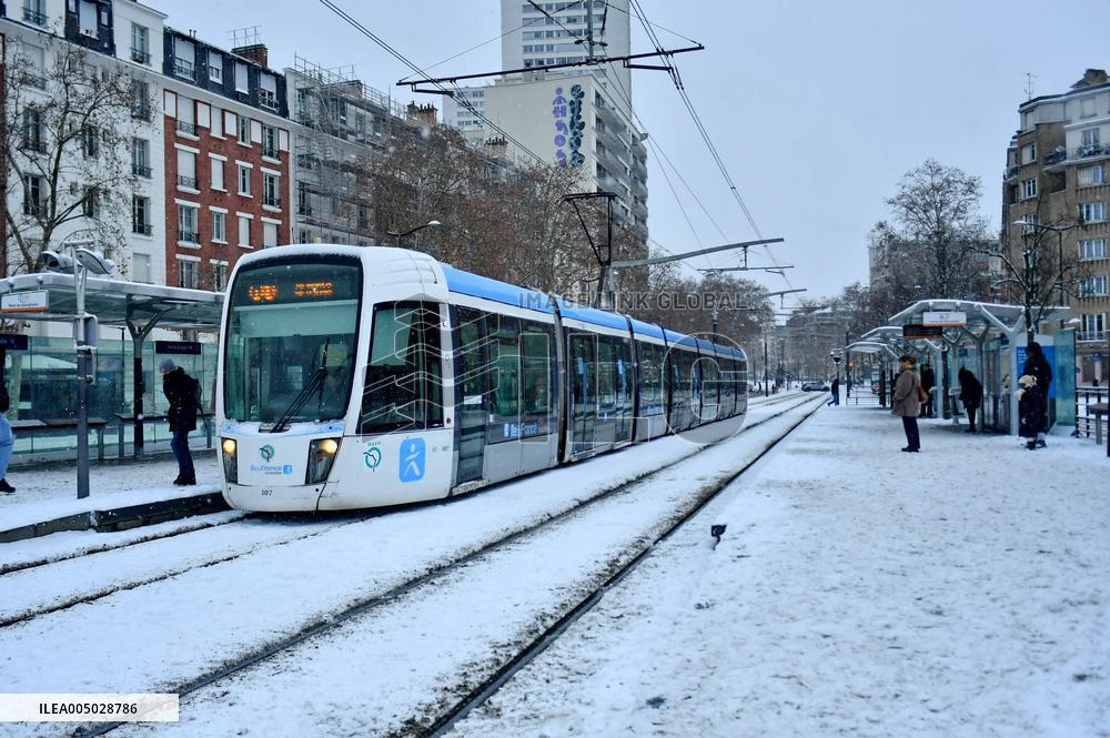 Paris Under The Snow - Paris