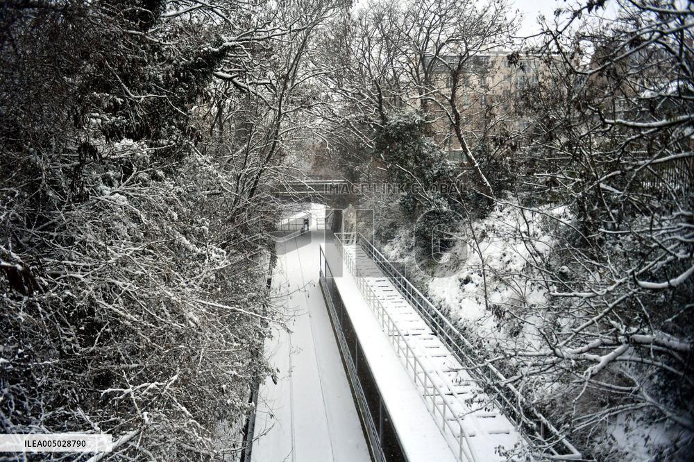 Paris Under The Snow - Paris