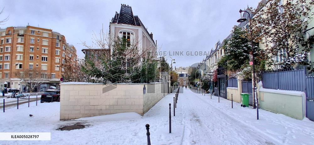 Paris Under The Snow - Paris