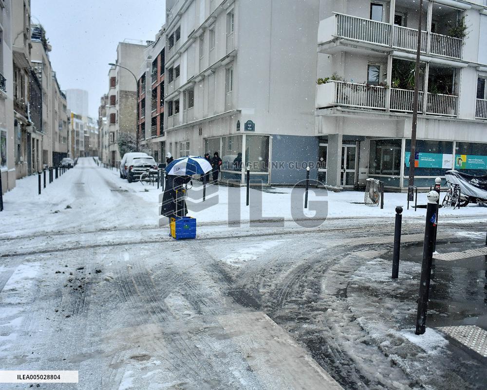 Paris Under The Snow - Paris