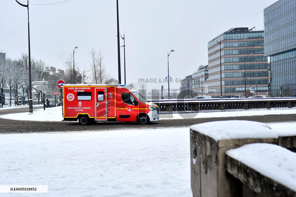Paris Under The Snow - Paris